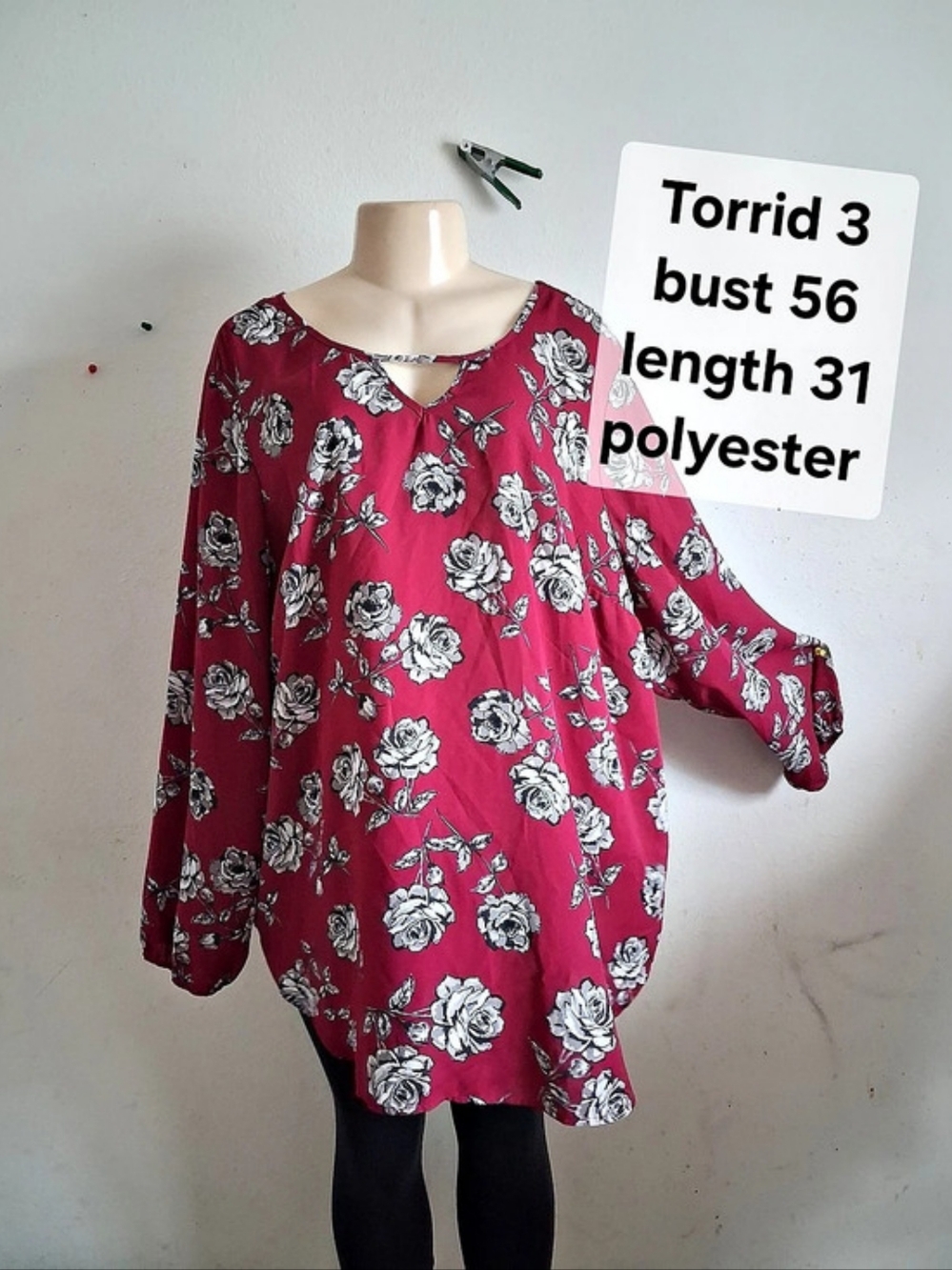 Torrid 3 Floral Tunic in Pink & White Like New